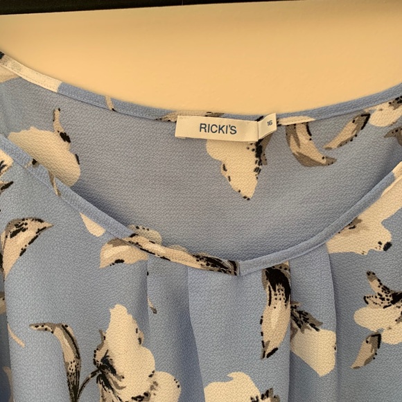 Cold Shoulder Blouse - Picture 2 of 3